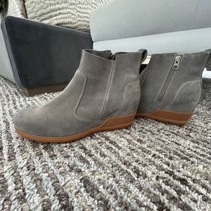 Sorel Gray Suede Ankle Boots
